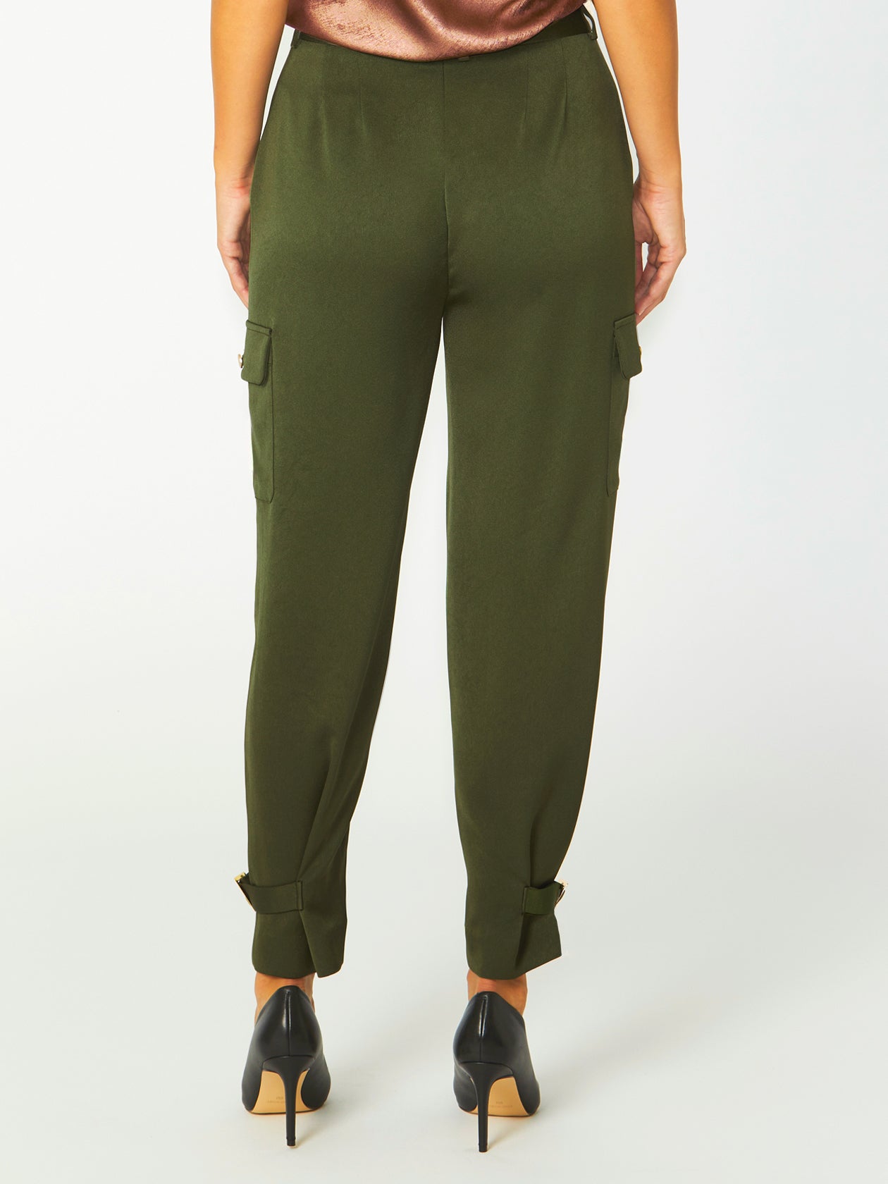 Women's Crepe Easy Fit Pant in Green | Kristy