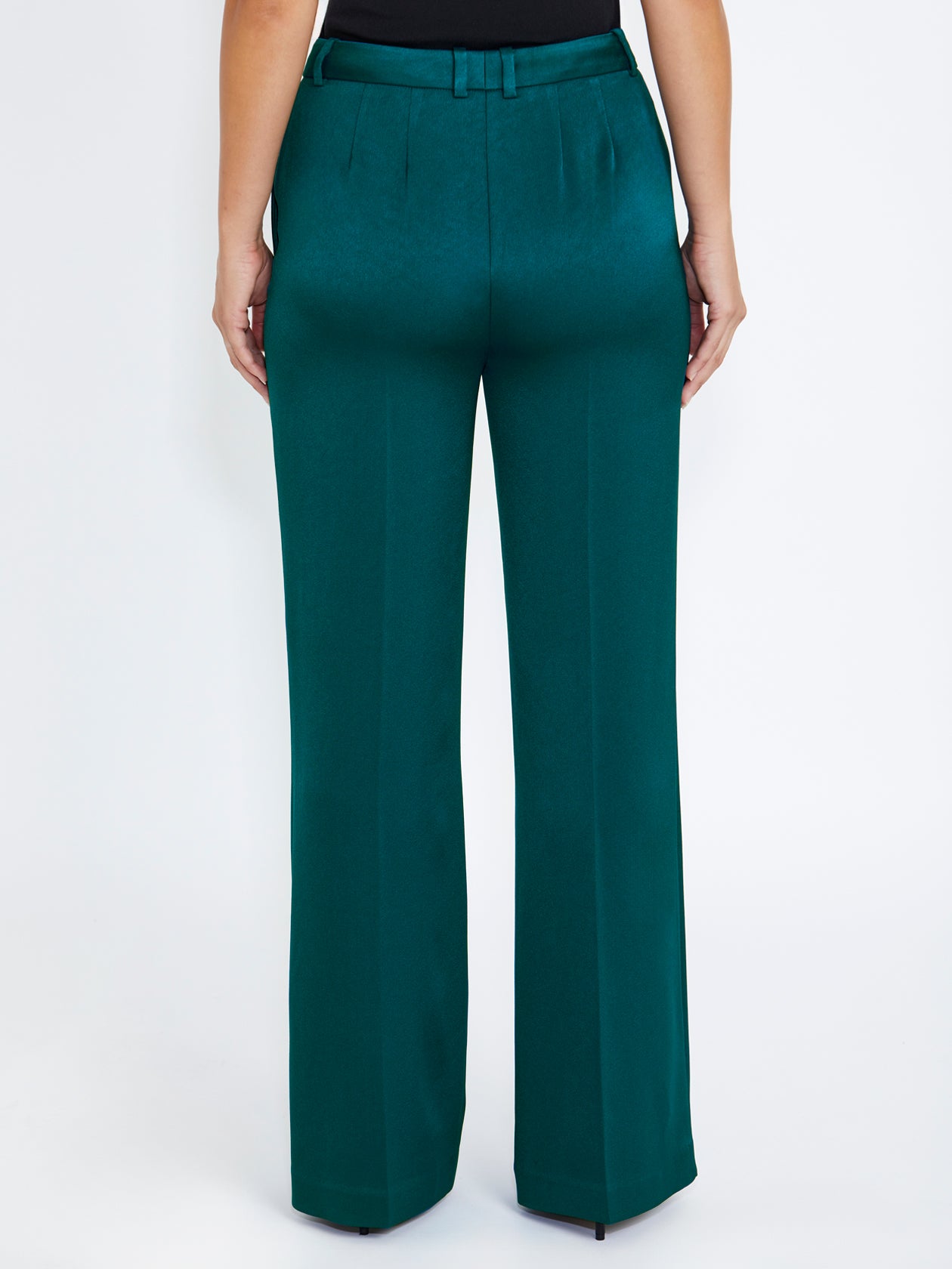 Women's Crepe Straight Leg Pant in Green | Quinn
