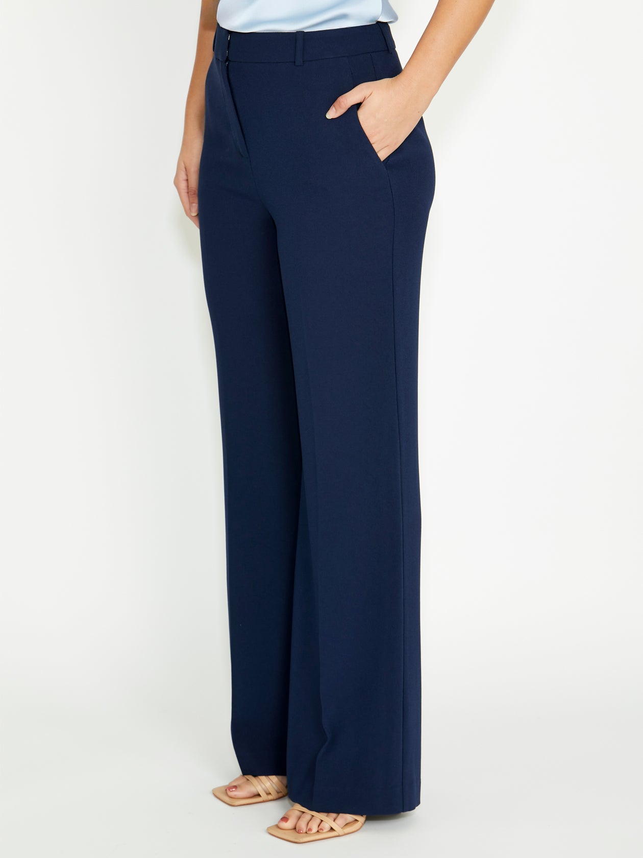 Women's Crepe Easy Fit Pant in Navy | Quinn