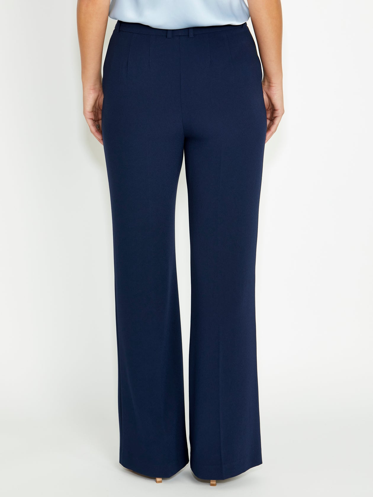 Women's Crepe Easy Fit Pant in Navy | Quinn