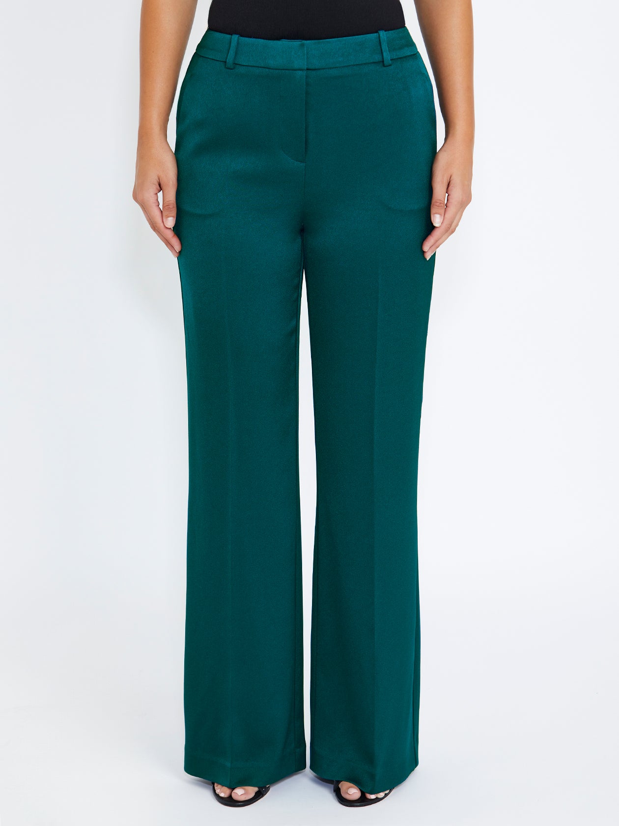 Women's Crepe Straight Leg Pant in Green | Quinn